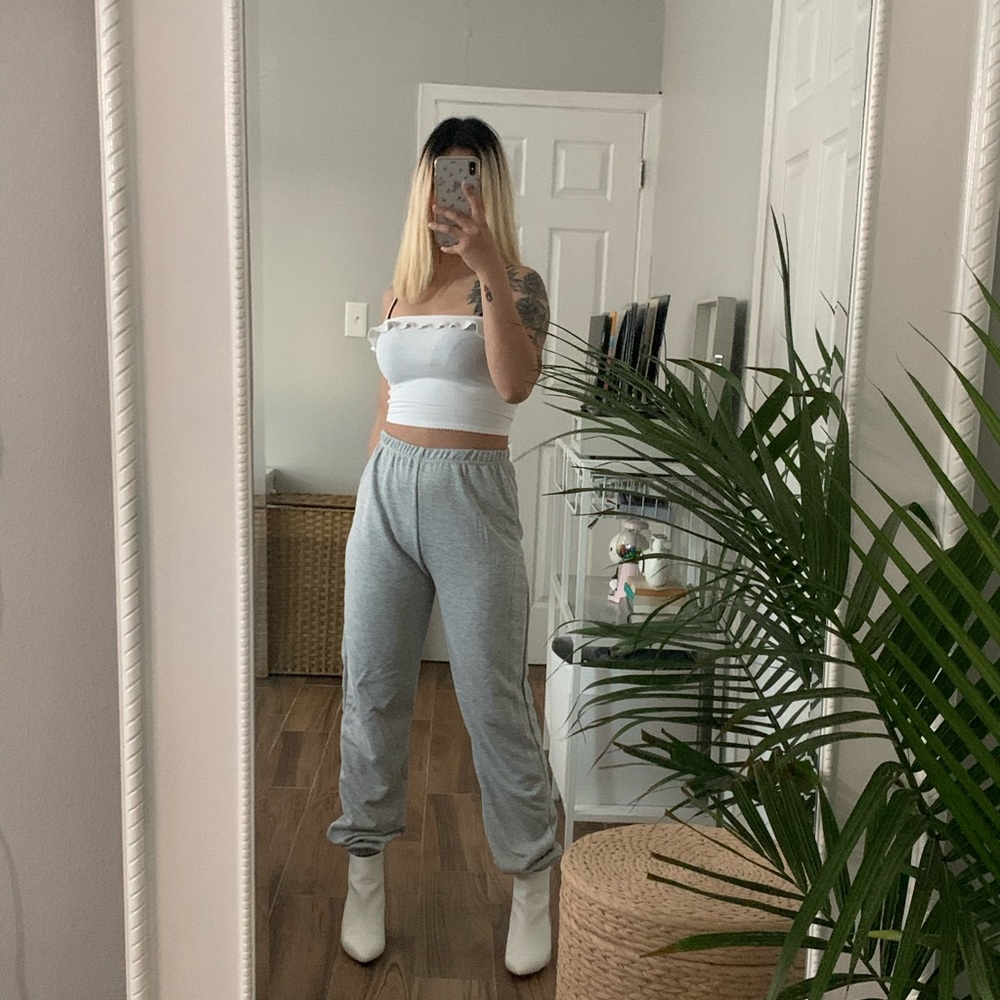 PRETTYLITTLETHING GRAY BASIC JOGGER